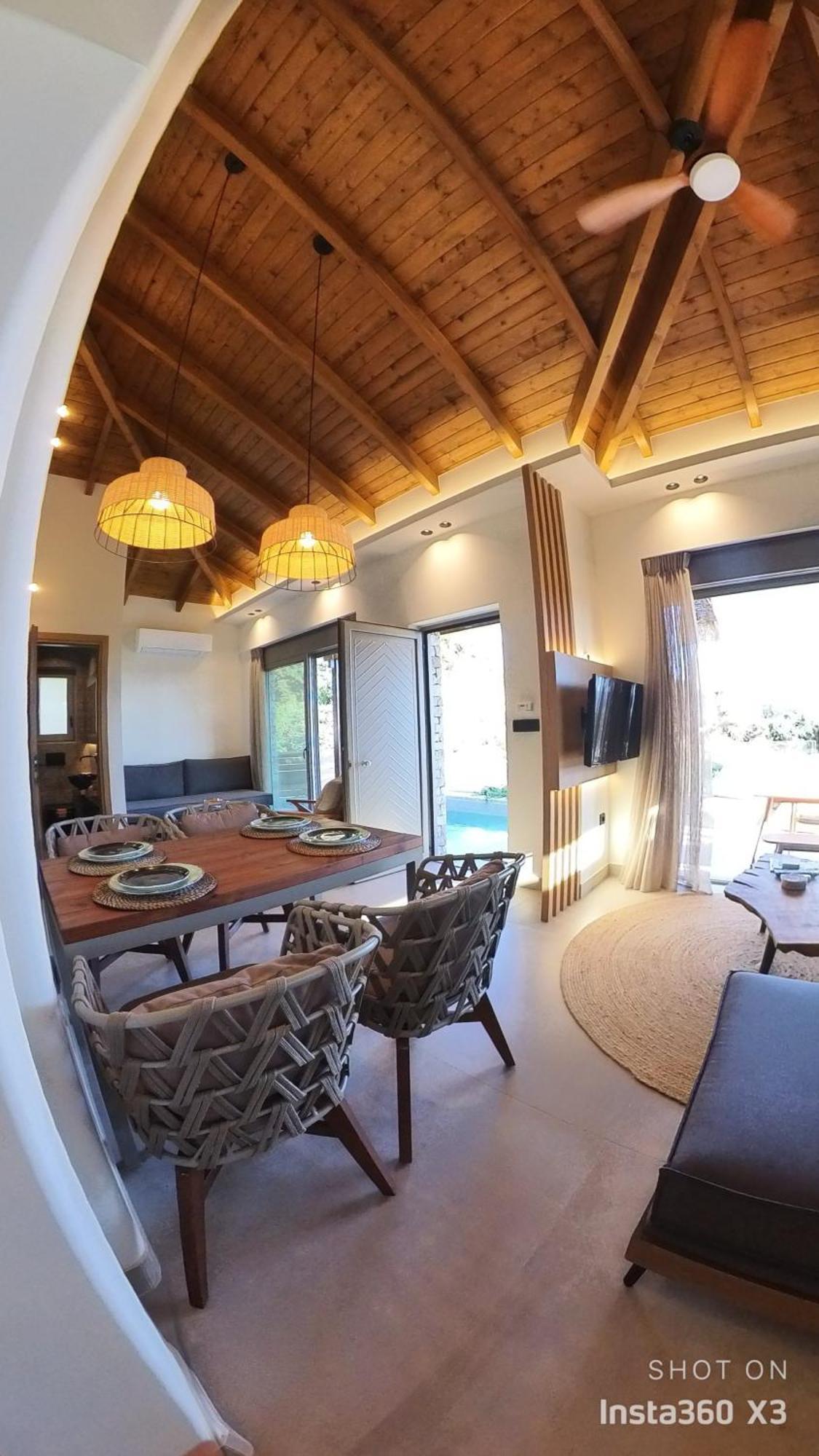 Villa Vrachos Luxury Living Bagian luar foto